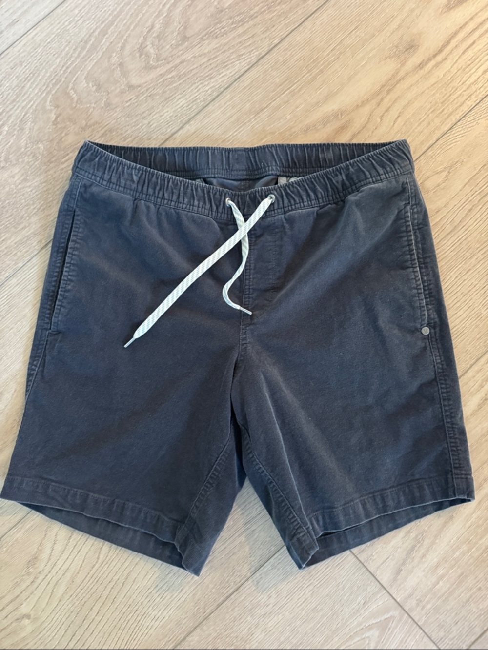 Vuori Optimist corduroy shorts size L - Picture 2 of 7